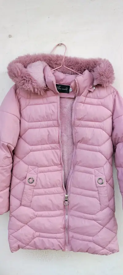 Chaqueta acolchada Tommy Hilfiger con capucha de piel - miniatura 2