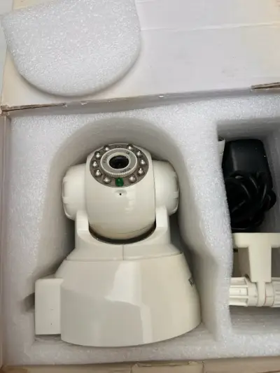 Cámara de Seguridad IP Inalámbrica - miniatura 1