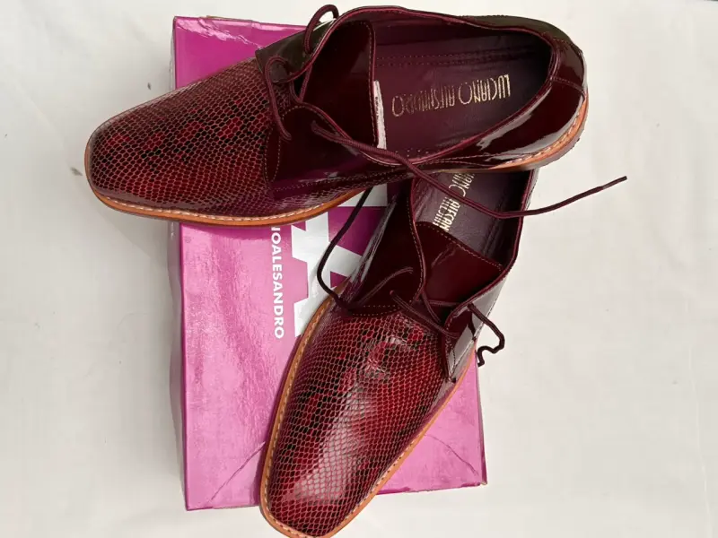 Zapatos de vestir burdeos Luciano con diseño de serpiente - 4