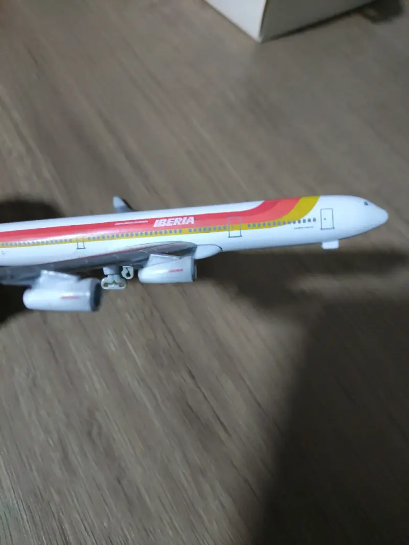Modelo de avión Iberia a escala - 2