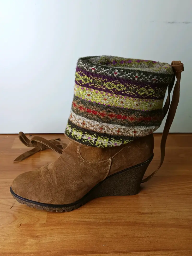 Botines de gamuza con diseño étnico y plataforma - 1