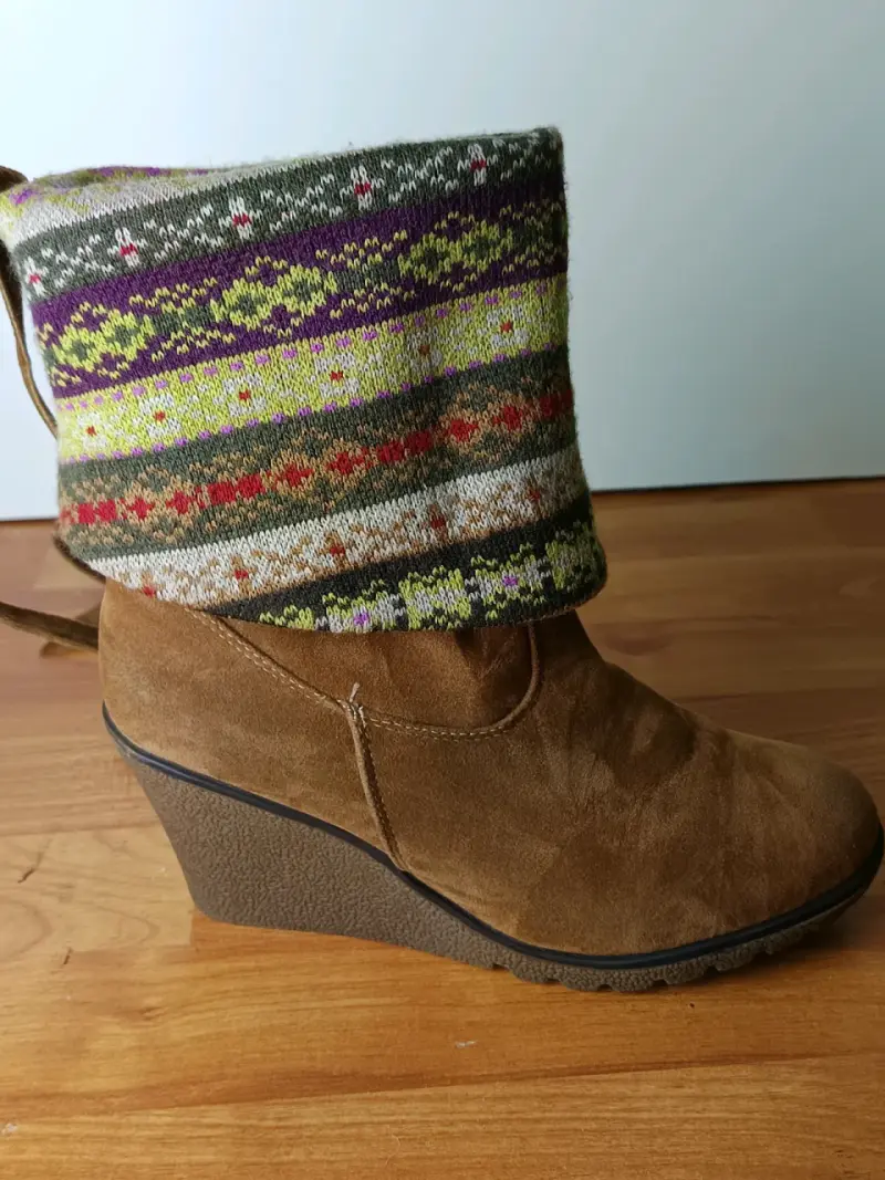Botines de gamuza con diseño étnico y plataforma - 3