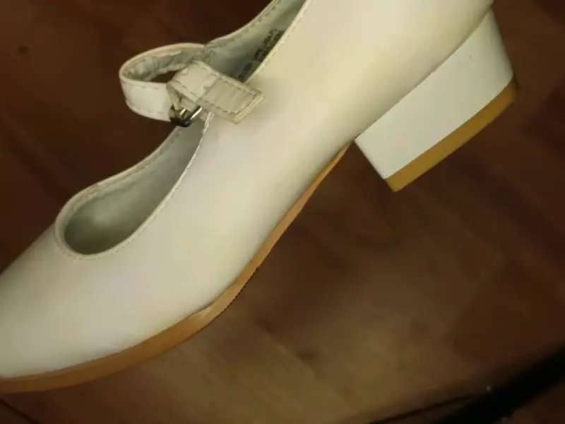 Zapatos de niña blancos con hebilla talla 30 - 2