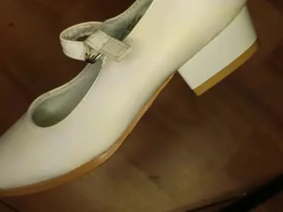 Zapatos de niña blancos con hebilla talla 30 - miniatura 2