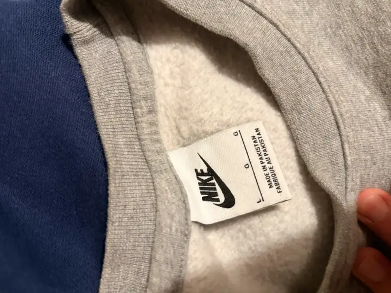 Polerón Nike gris para hombre - 4