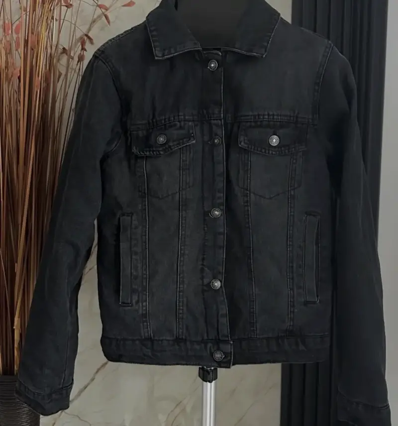 Chaqueta de mezclilla negra interior de chiporro - 1