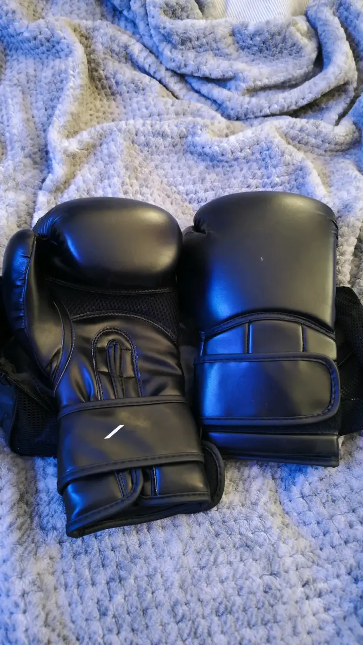 Guantes de Boxeo Negros para Entrenamiento - 1