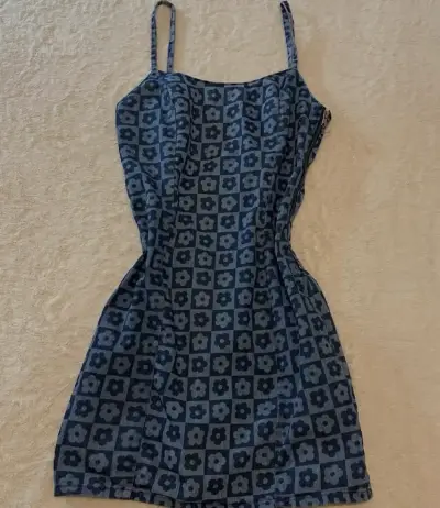 Vestido corto de jeans estampado floral azul - miniatura 1