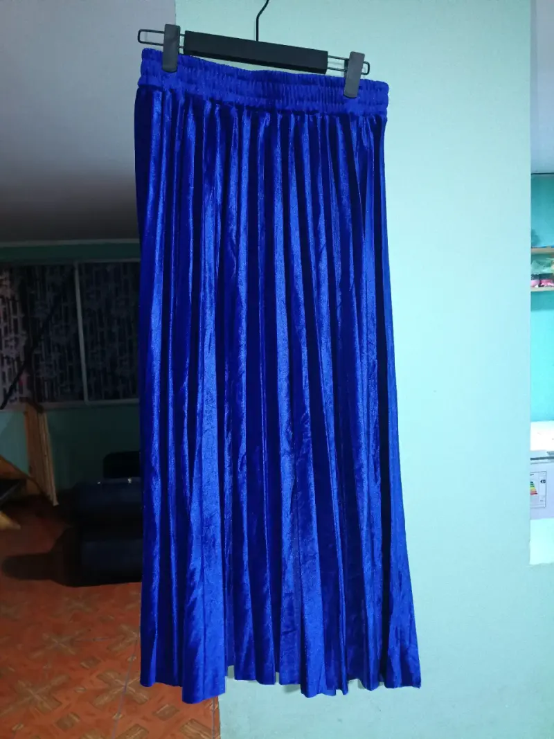 Falda plisada azul eléctrico elegante - 1
