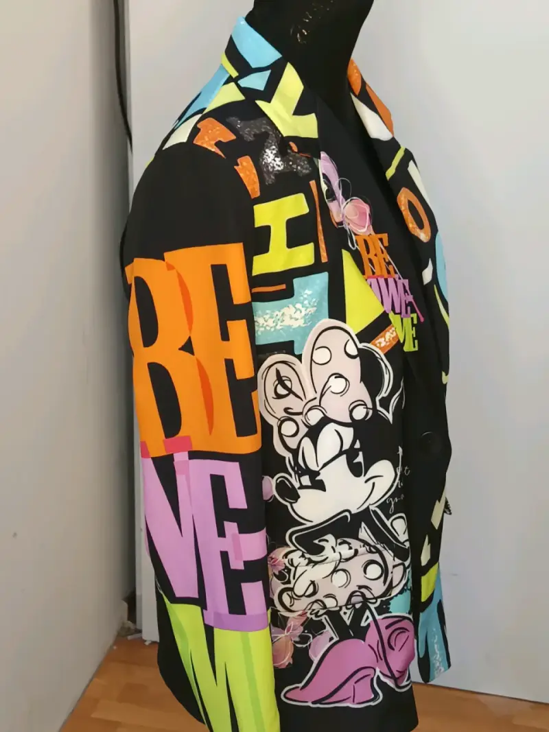 Blazer colorido con diseño de personajes animados - 2