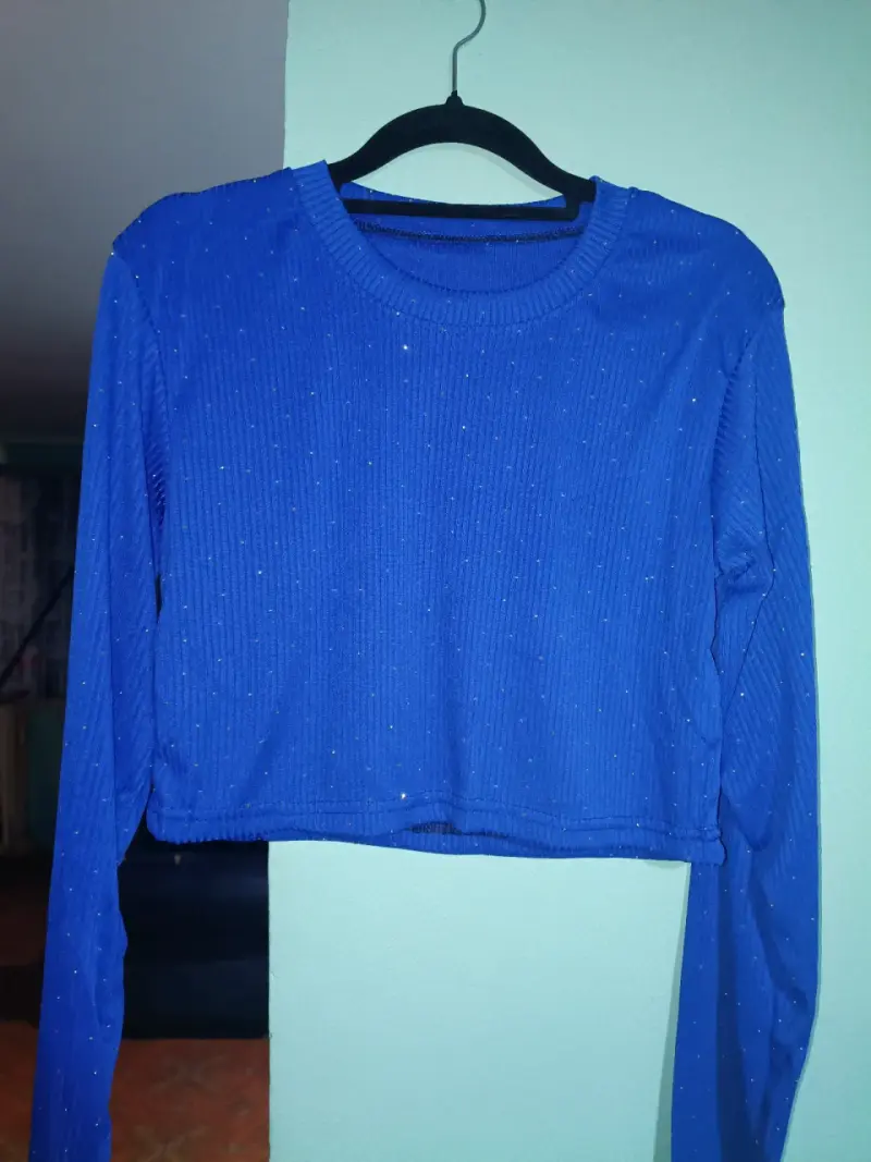 Polera crop azul con brillo para mujer - 1