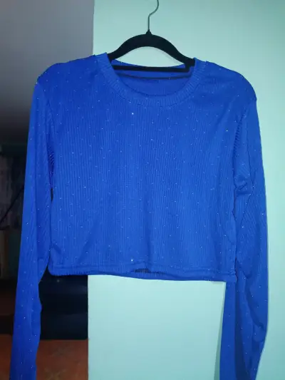 Polera crop azul con brillo para mujer - miniatura 1