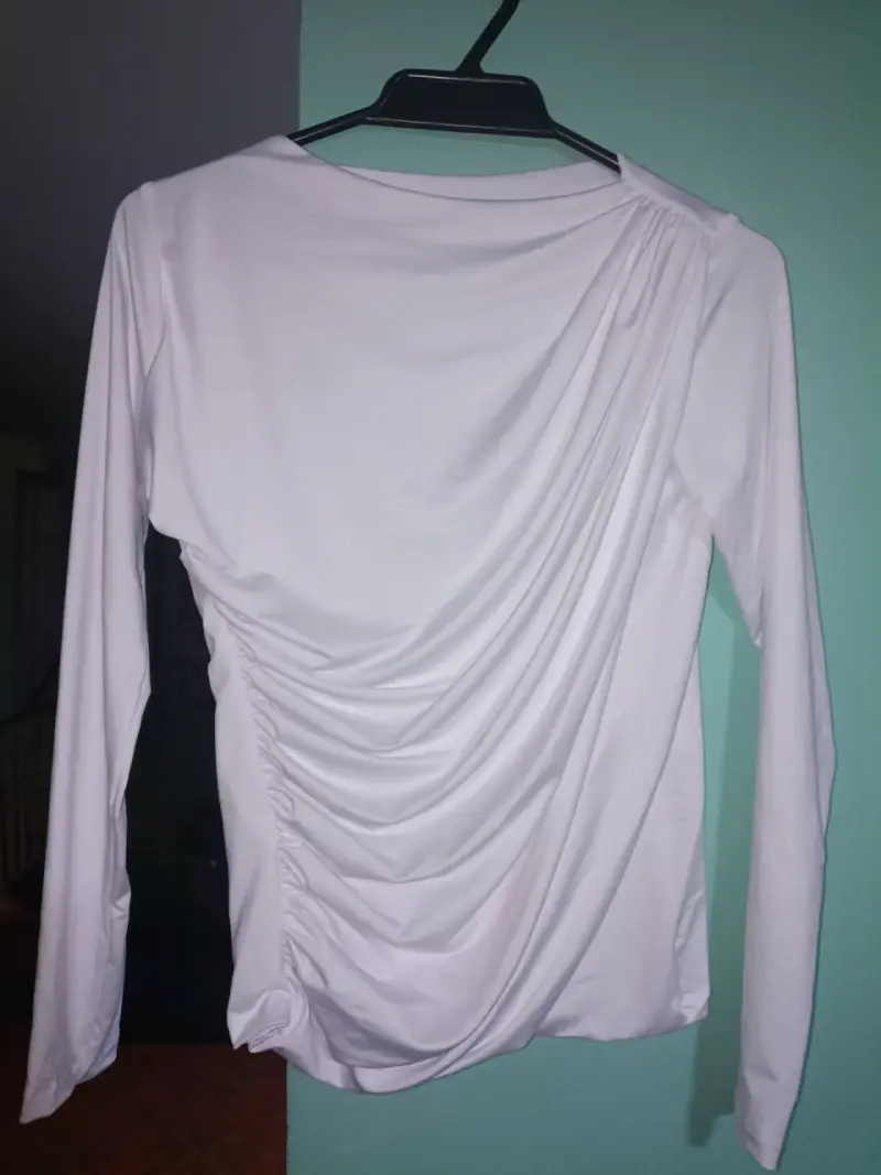 Blusa fucsia con pliegues de manga larga - 3