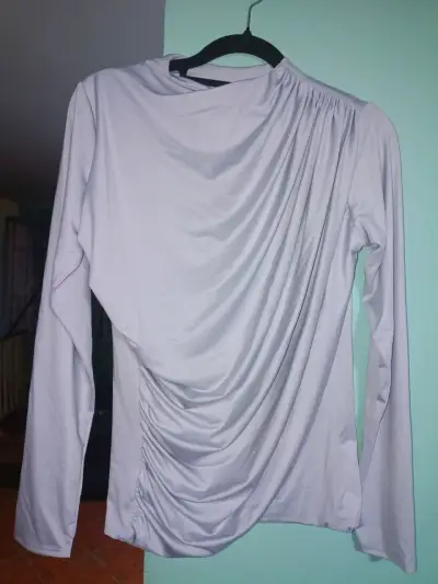 Blusa fucsia con pliegues de manga larga - miniatura 4