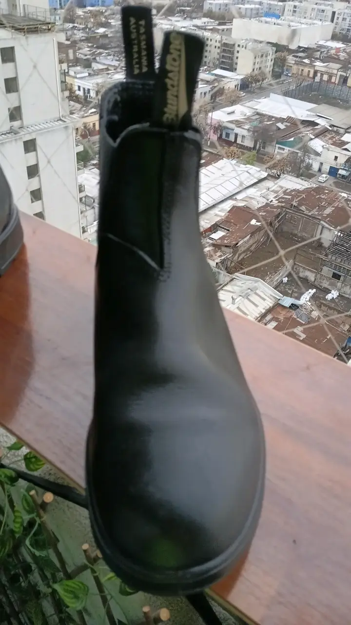Botines de cuero negro para hombremarca Blunsdtone - 2