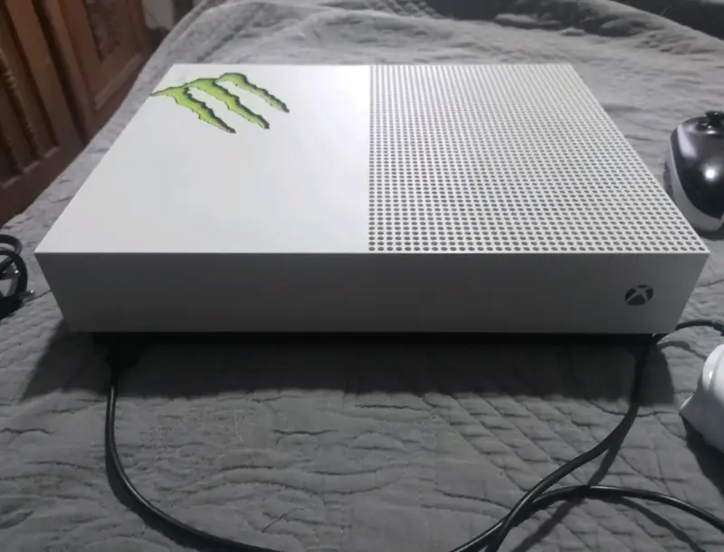 SE VENDE XBOX ONE S EDICION DIGITAL - 3