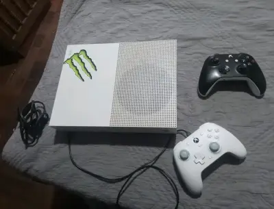 SE VENDE XBOX ONE S EDICION DIGITAL - miniatura 4