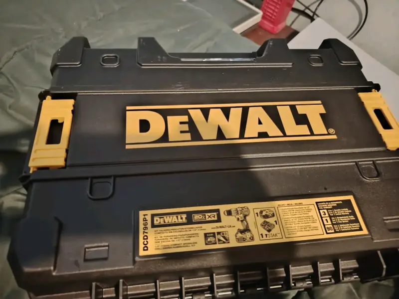 Taladro Inalámbrico DeWalt 20V XR con Accesorios - 3