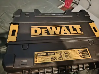 Taladro Inalámbrico DeWalt 20V XR con Accesorios - miniatura 3