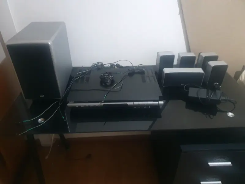 Sistema de sonido RCA con parlantes - 3