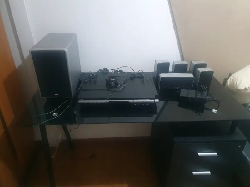 Sistema de sonido RCA con parlantes - 4