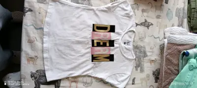 Polera blanca con estampado 'Dream' para mujer - miniatura 1