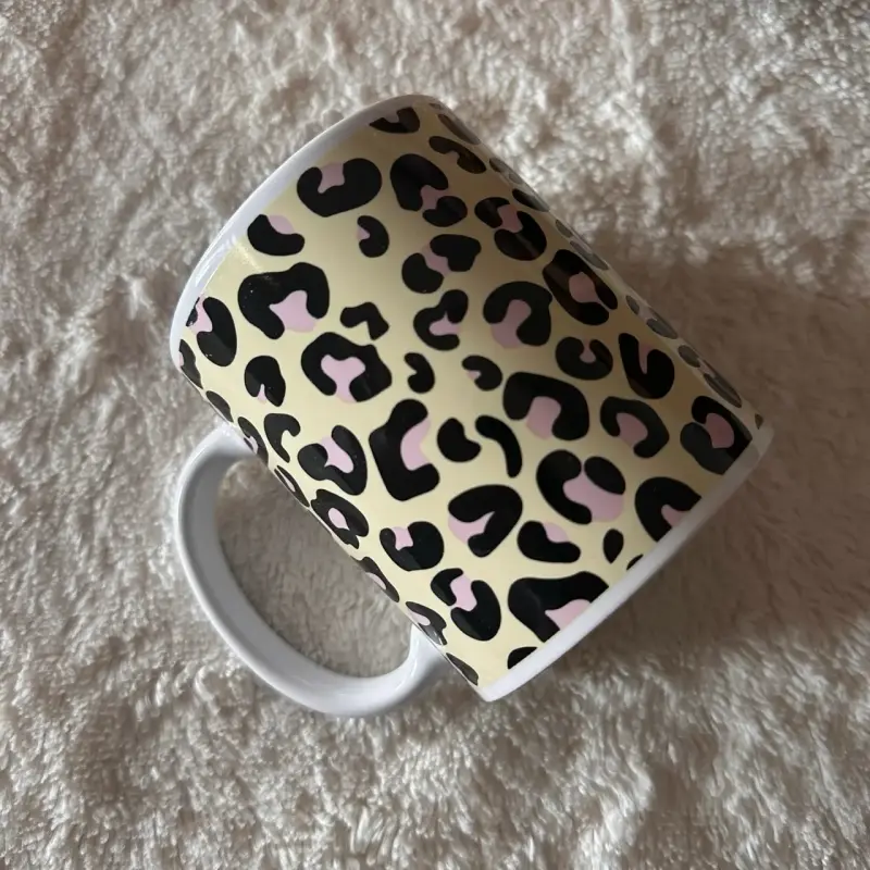 Taza con diseño de leopardo - 2