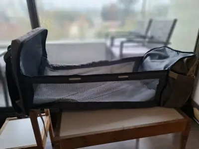 Mochila de pañales gris con múltiples compartimentos - miniatura 3
