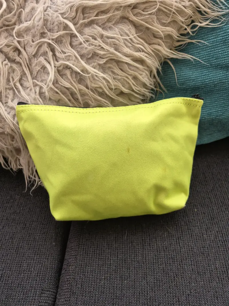 Neceser amarillo Wyn Beauty por Serena Williams - 2