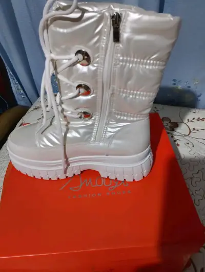 Botas de nieve blancas con plataforma y cierre lateral - miniatura 2