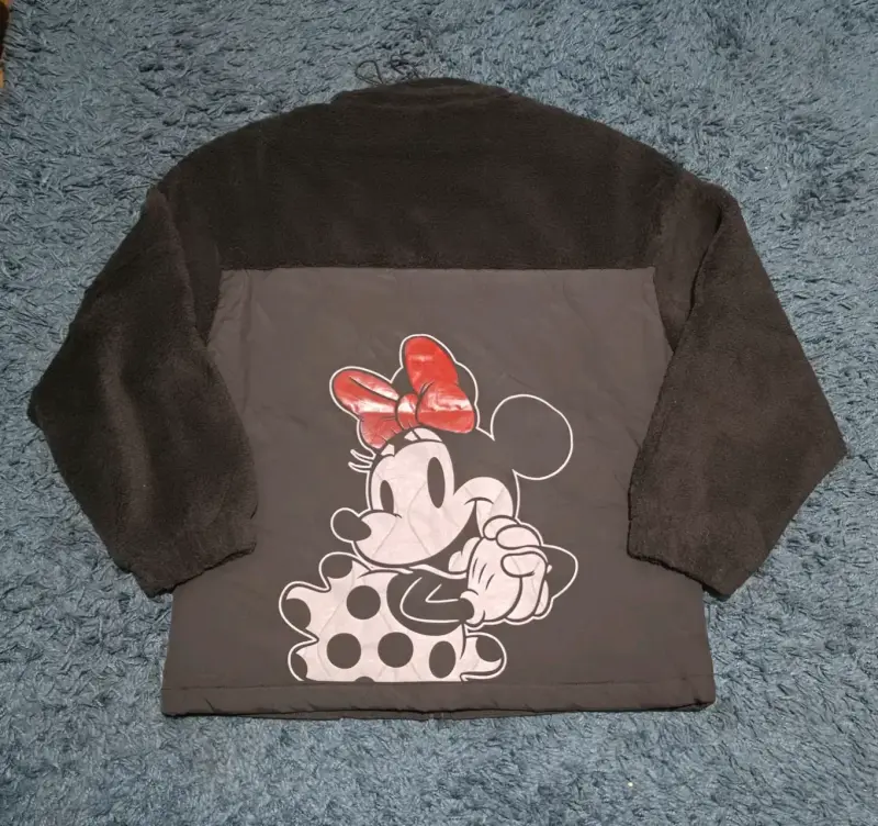 Chaqueta negra con diseño de Mickey Mouse - 4