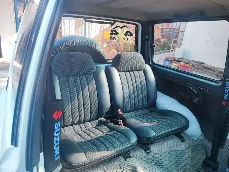 Camioneta SUV 4x4 blanca en buen estado - 6
