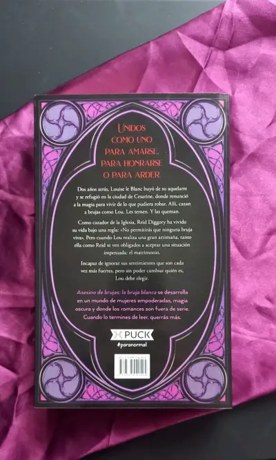 Libro 'Asesino de Brujas: La Bruja Blanca' / Shelb - miniatura 2