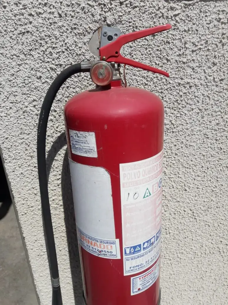 Extintor de Incendios Portátil - 2