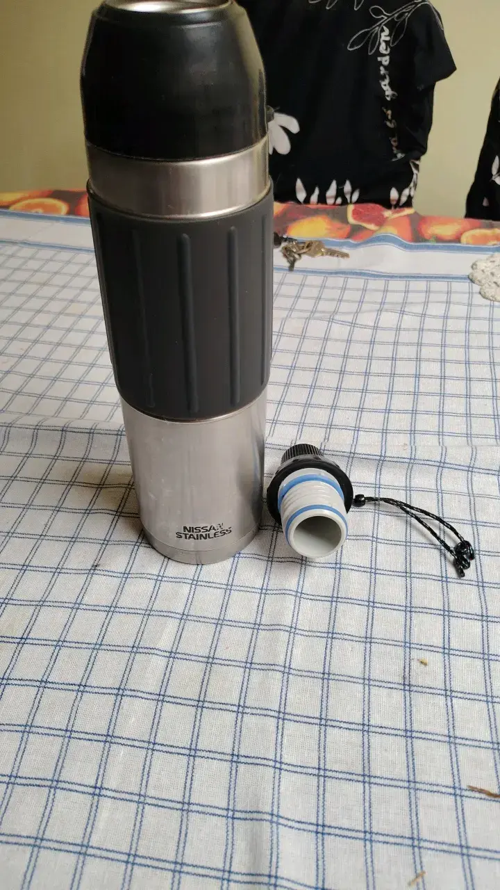 Termo de acero inoxidable Nissan con tapa hermética - 2