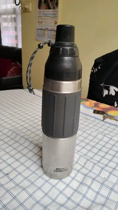 Termo de acero inoxidable Nissan con tapa hermética - miniatura 5