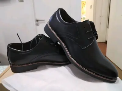 Zapatos de vestir negros para hombre - miniatura 2