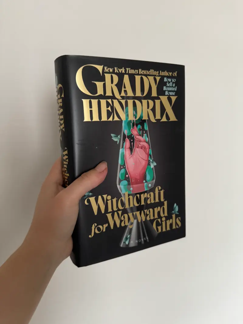 Libro 'Witchcraft for Wayward Girls' de Grady Hendrix