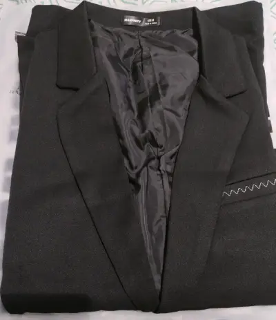 Conjunto formal para hombre con camisa verde y corbata - miniatura 3