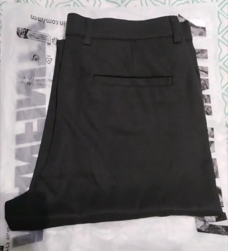 Conjunto formal para hombre con camisa verde y corbata - 5