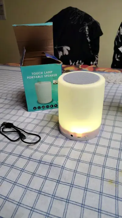 Lámpara táctil con parlante portátil CL-67 - miniatura 3