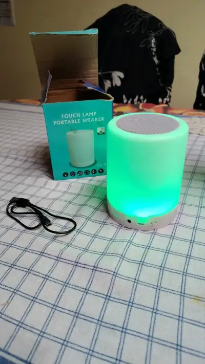 Lámpara táctil con parlante portátil CL-67 - miniatura 4