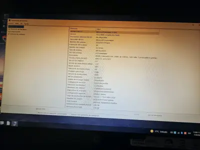 Computador All-in-One HP con teclado y mouse - miniatura 2