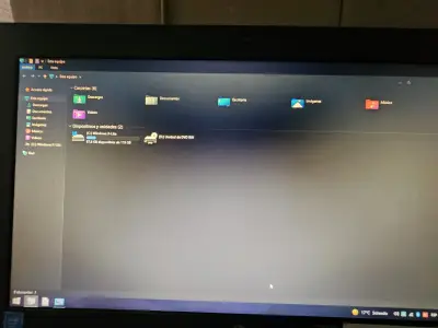 Computador All-in-One HP con teclado y mouse - miniatura 3