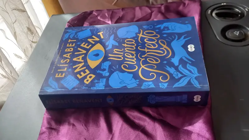 Libro 'Un Cuento Perfecto' de Elísabet Benavent - 3