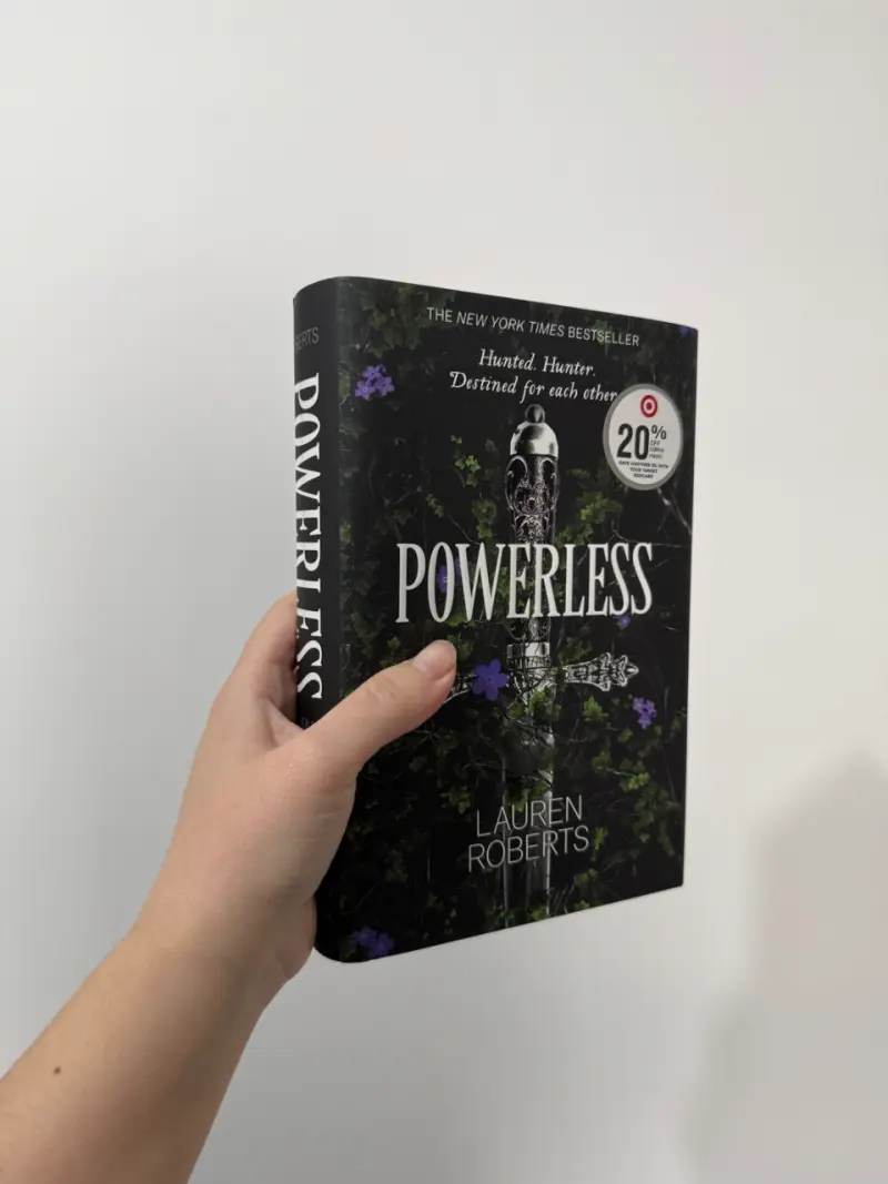 Libro Powerless de Lauren Roberts en inglés