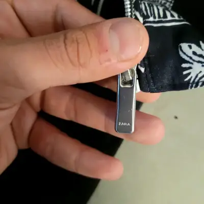 Chaqueta bomber estampada en blanco y negro - miniatura 3