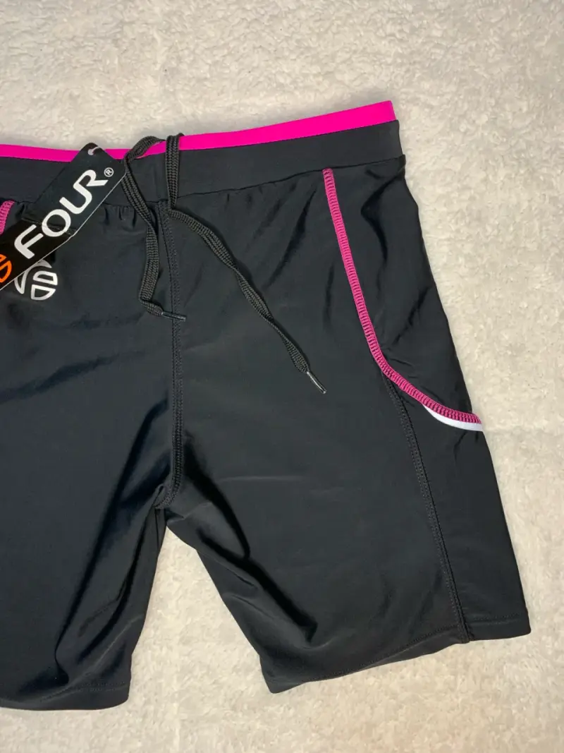 Calzas deportivos negros con detalles rosados - 3