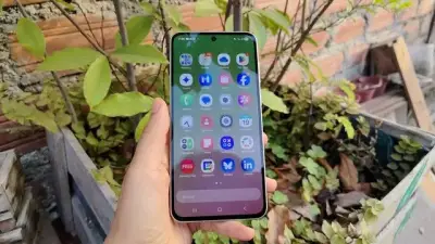 Smartphone Samsung Galaxy A 56 con pantalla grande - miniatura 1