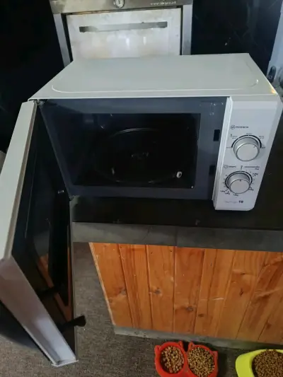 Microondas blanco de uso general en buen estado - miniatura 4